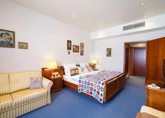 Hotel Tante Alma's Lasthaus Am Ring Köln