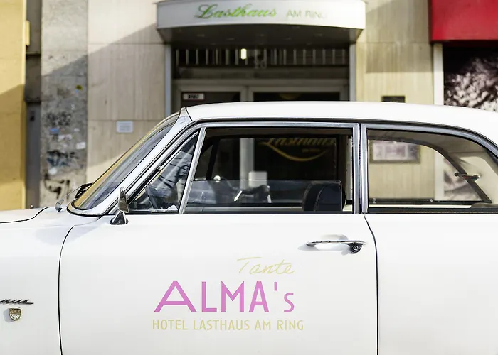 Tante Alma's Lasthaus Am Ring 3* Köln