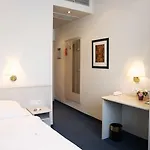 Tante Alma's Koelner 3* Colónia