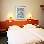 Tante Alma's Koelner Hotel Colónia