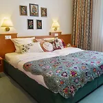 Hotel Tante Alma's Koelner 3*