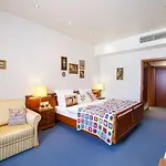 Hotel Tante Alma's Koelner Colonia