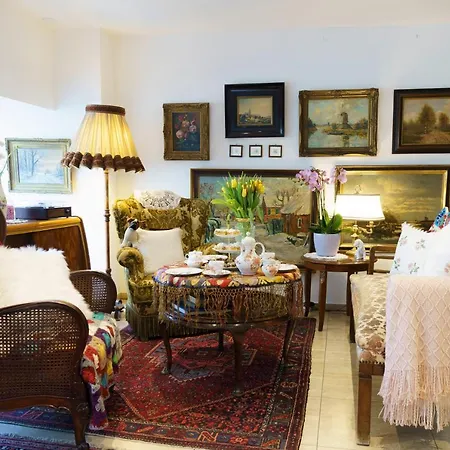 Tante Alma's Koelner Hotel 3*