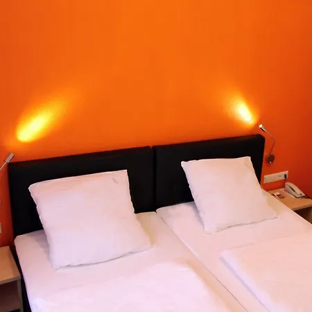 فندق Tante Alma's Koelner 3*