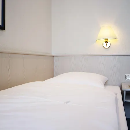 מלון Tante Alma's Koelner 3*