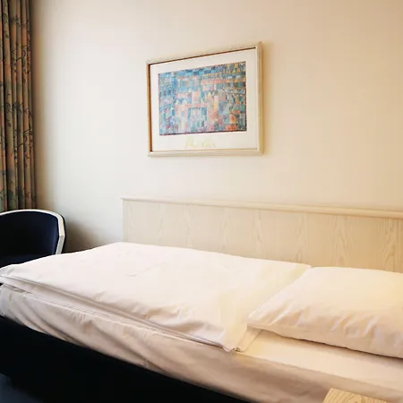 Tante Alma's Koelner 3* Κολωνία