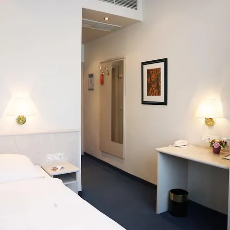 Tante Alma's Koelner 3* Κολωνία