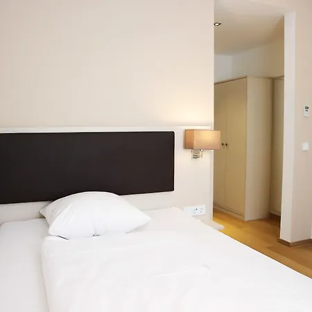 Tante Alma's Koelner Ξενοδοχείο 3*