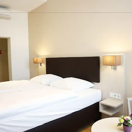 Tante Alma's Koelner 3*