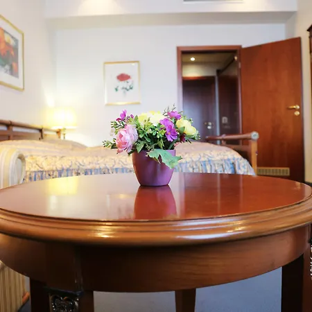 Tante Alma's Koelner 3*