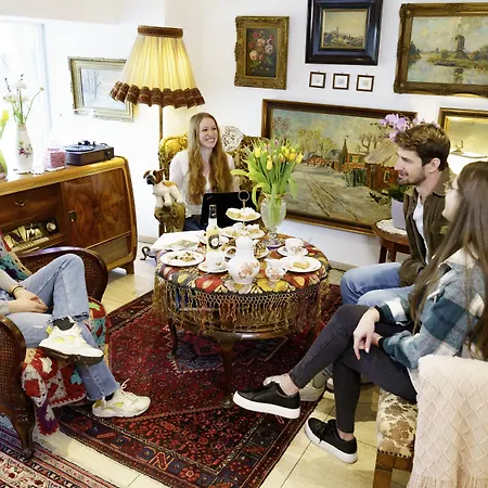 فندق Tante Alma's Koelner كولونيا