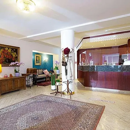 فندق Tante Alma's Koelner