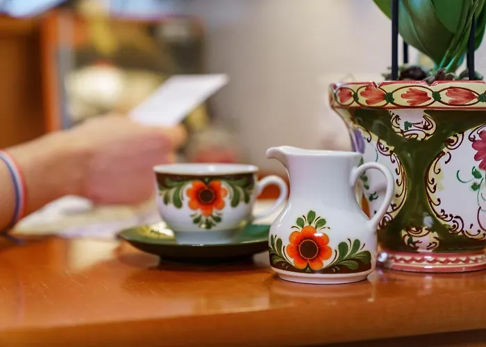 Tante Alma's Koelner Hotel 3*