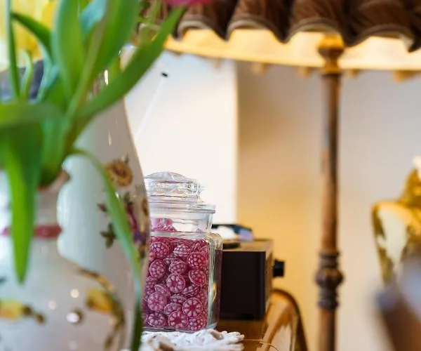 Tante Alma's Lasthaus Am Ring 3*