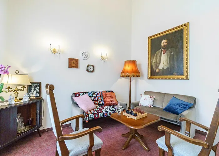 Tante Alma's Lasthaus Am Ring Hotel 3*