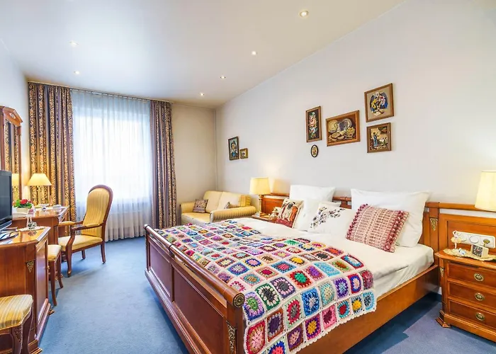 Tante Alma's Lasthaus Am Ring Hotel 3*