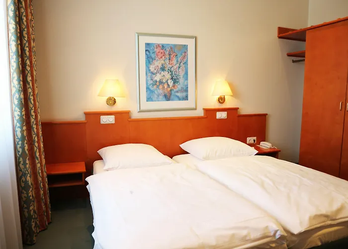 Tante Alma's Koelner Hotel Kolonia