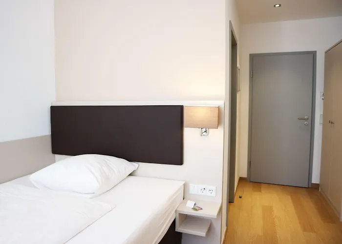 Tante Alma's Lasthaus Am Ring Hotel