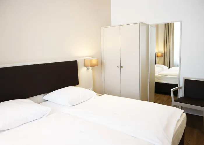 Tante Alma's Lasthaus Am Ring 3*