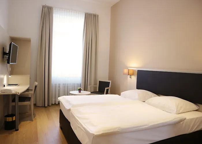 Tante Alma's Lasthaus Am Ring Köln