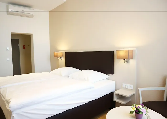 Tante Alma's Koelner 3*