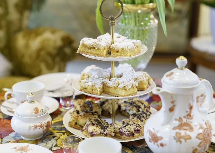 Tante Alma's Koelner Hotel Colonia