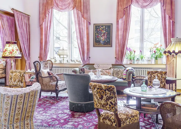 Tante Alma's Lasthaus Am Ring Köln