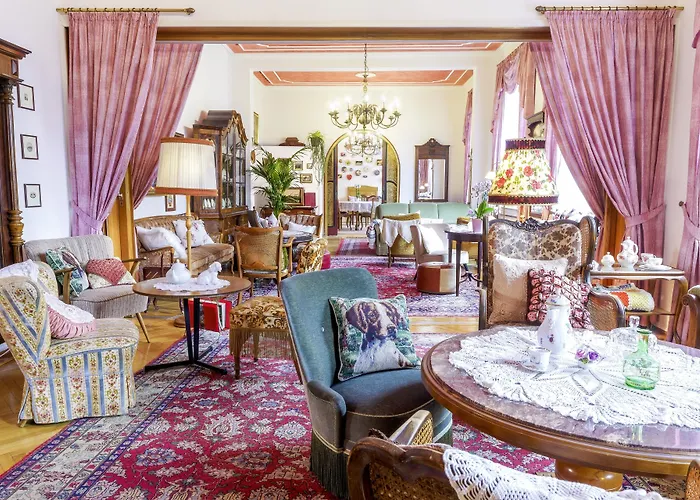 Tante Alma's Lasthaus Am Ring Köln