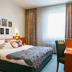 Tante Alma's Koelner Hotel