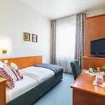 Hotel Tante Alma's Koelner Cologne
