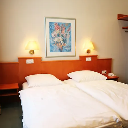 Tante Alma's Koelner Hotell Köln