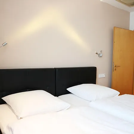 Tante Alma's Koelner 3* Köln