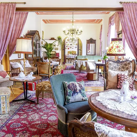 Tante Alma's Koelner Cologne