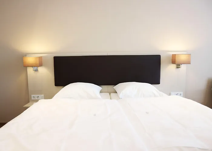 Tante Alma's Koelner Hotel Cologne